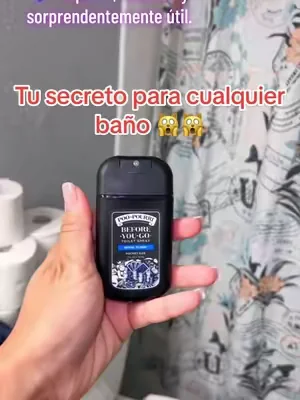 Solo rocíalo en el agua antes de usar el baño. Ayuda a atrapar los olores antes de que se propaguen. #PooPourri #BathroomHack #TravelEssentials #TikTokMadeMeBuyIt #DealsForYouDays 