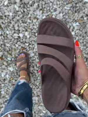@Crocs #crocs #crocssandals #sandal #dealsforyoudays #crocssuperbrandday 