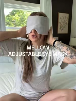 Migraine girlies this one is a life saver 🙌🏼🤕 #mellowsleep #melloweyemask #weightedeyemask #adjustableeyemask #coldcompress 