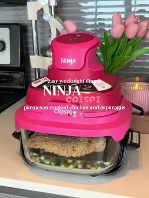 with some spaghetti and you’re golden ✨👩🏻‍🍳 #kitchenfinds #ninjacrispi #cook #glassairfryer #airfryerrecipes 