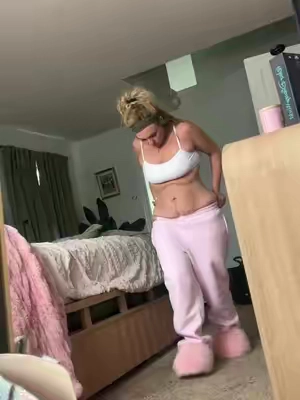 True to size! #apronbelly #curvycomfrt #comfrt #comfrttravelessentials #flatteringsweatpants 