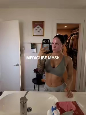 OH ITS TIGHTENING AND FIRMING #medicube #facemask 