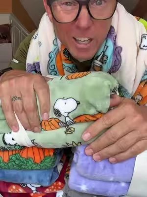 These sell FAST! 💨 #peanutsgang #tiktokshopcreatorpicks #tiktokshopsummersale #summerwins #summermusthaves @QVC, Inc 