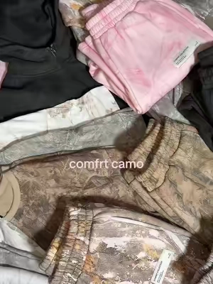 soooo many pieces & prints to choose from @Comfrt 