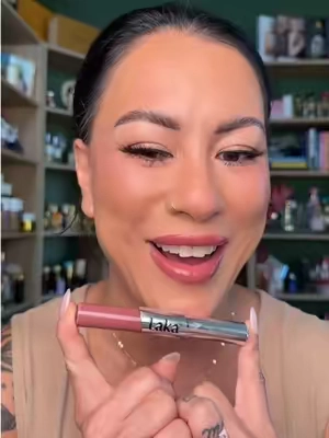 I am obsessed with this dual ended lip stick! #lipgloss #lipstick #lipstain #lipbalm 