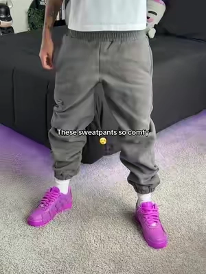 👆🏽Grab one before they sell out👆🏽 #recentpickups #musthaves #sweatpants #trending #viraltiktok 