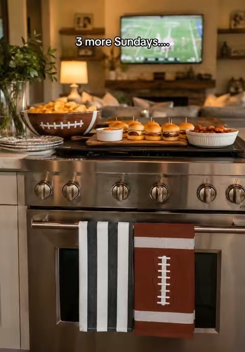 #nfl #football #footballseason #cozyathome 
