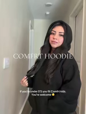 I’ve been wanting one of these hoodies for so long! I can’t wait to get the matching set 🖤 #comfrtclothing #hoodie #comfrthoodie #oversizedsweater @Comfrt 