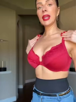 Front closure posture bra for Support comfort and bringing the girls back up and together for that gorgeous lifted look and feel #Bra #Posture #MinimizerBra #lace #styletips 
