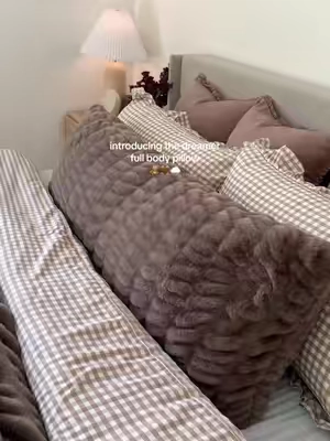 NEW COMFRT DROP ☁️🧸🤎 introducing the dreamer fully body pillow… rediculously soft, dreamy, cozy @Comfrt  #bodypillow #homebody #sleepessentials #cozybedroom #cozyathome 