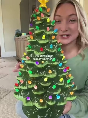 this is so nostalgic ✨ #christmastree #nostalgia #nostalgicchristmas #christmas 